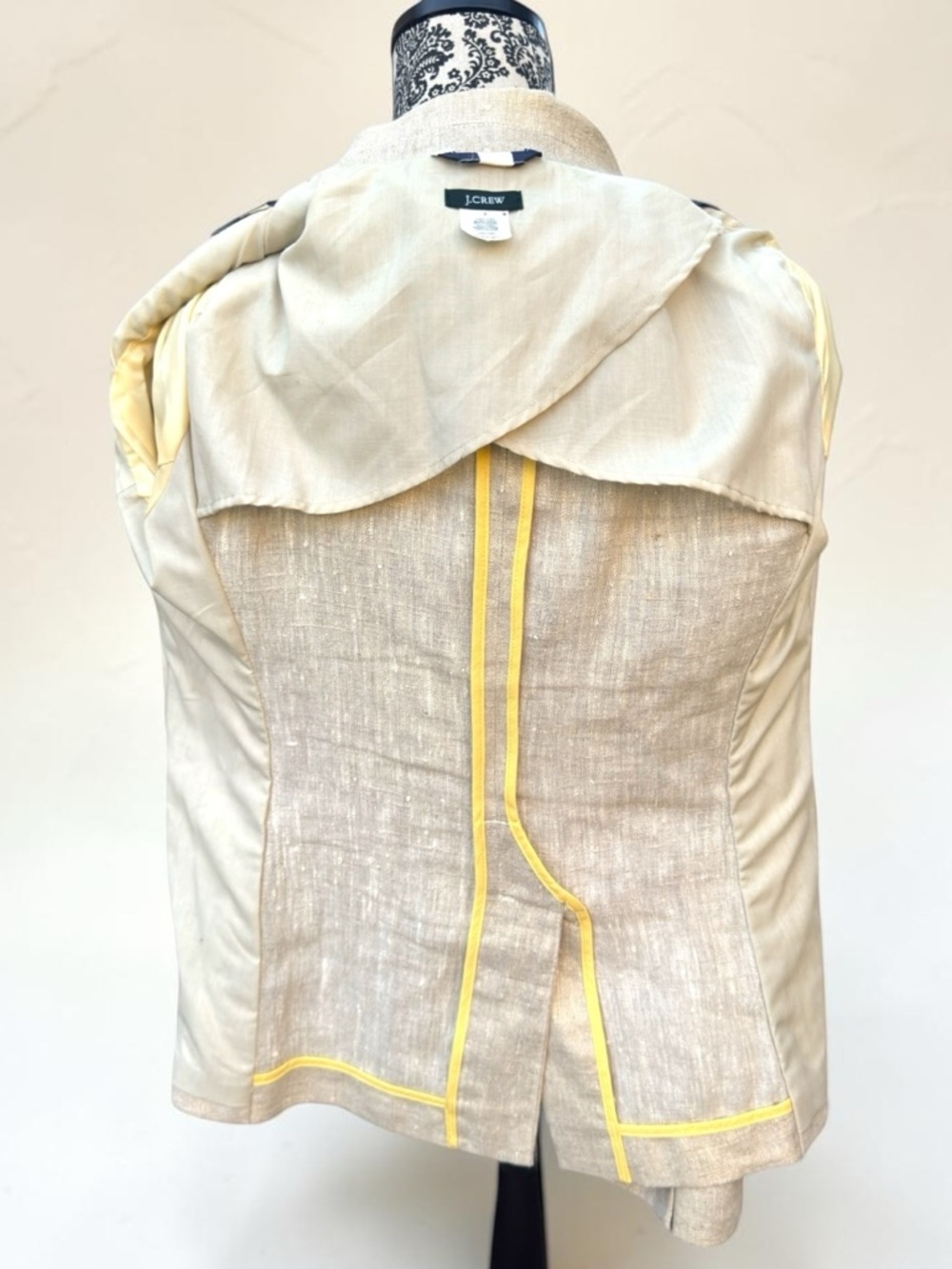 J.Crew Campbell Blazer in Metallic Gold Textured 100% Linen. Size 2. - Picture 5 of 9